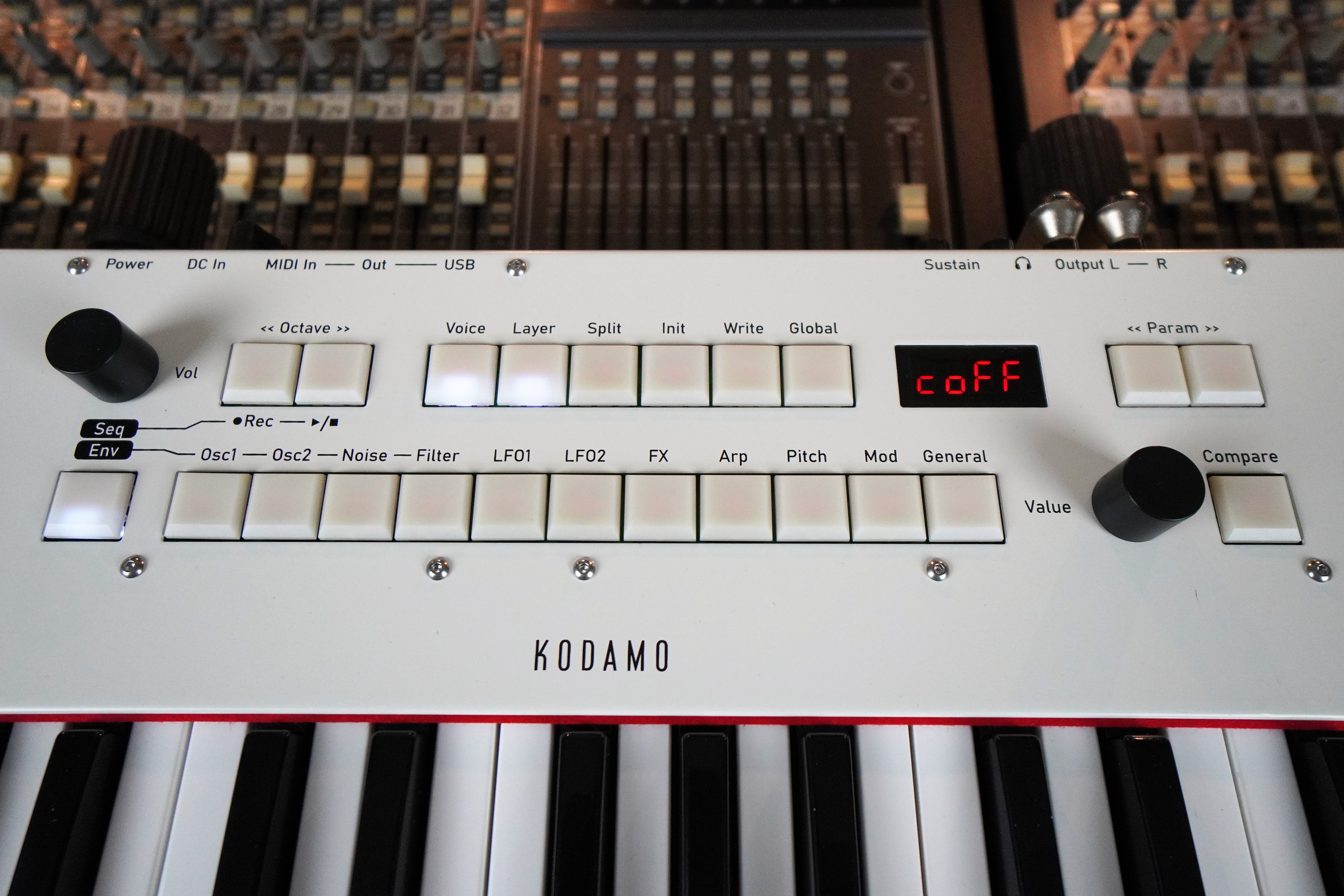 Mask1 2tof 09 face d&eacute;tail