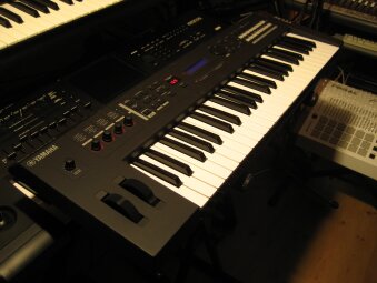 Yamaha MX49 Yamaha MX49