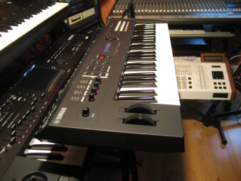 Yamaha MX49 Yamaha MX49