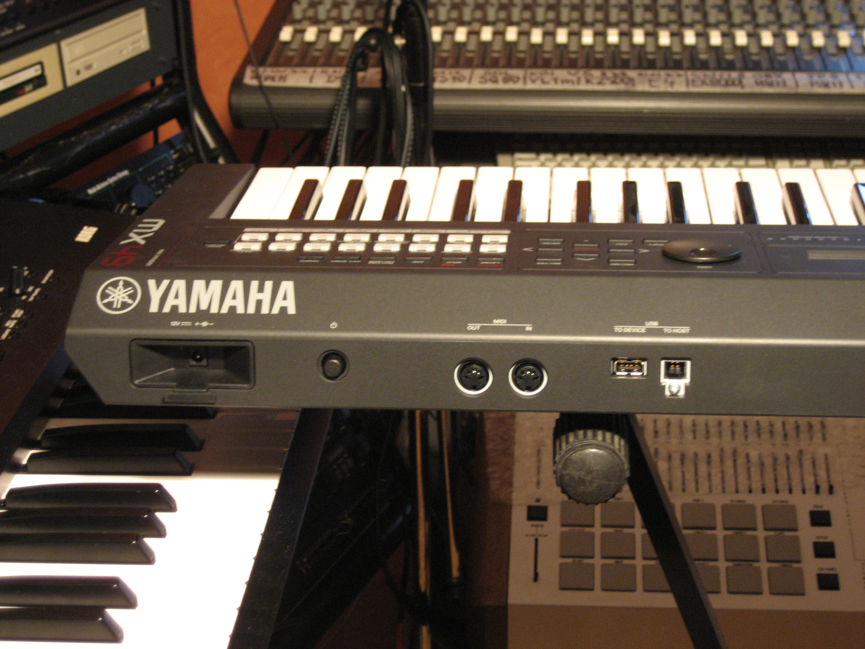 Yamaha MX49