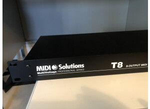 Midi Solutions T8 8-output MIDI Thru Box (8128)