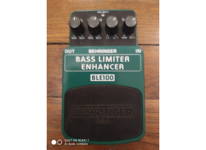 Behringer Bass Limiter Enhancer BLE100 (70422)