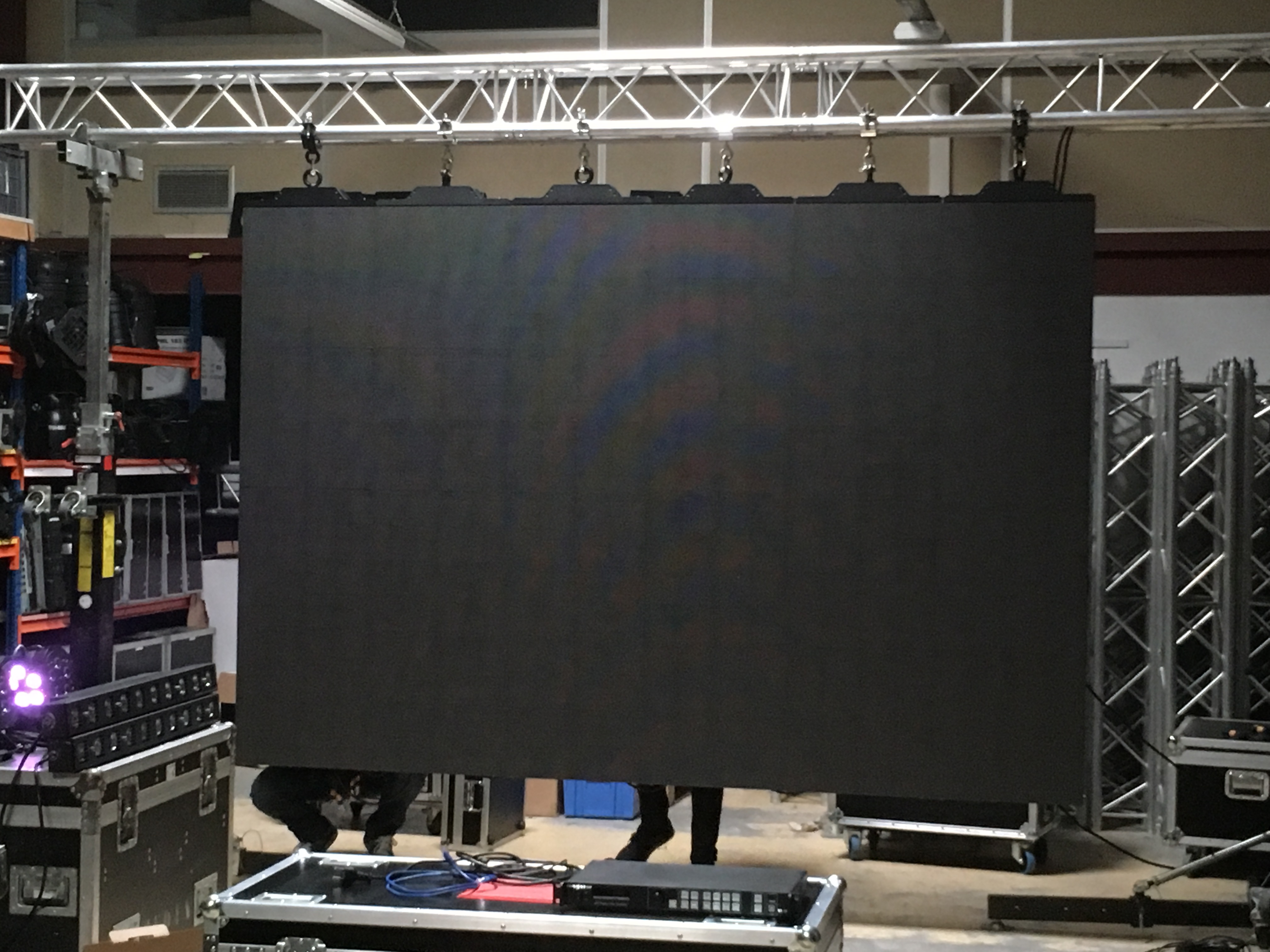 Vend 24 DALLES AV4IP + BUMPER + FLIGHT + NOVASTAR + CABLAGE + SUPPORT SOL+  Led SOS 