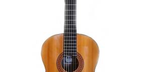 Très belle guitare classique JAPON