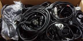 Accessoires neufs pour éclairgistes et sonorisateurs