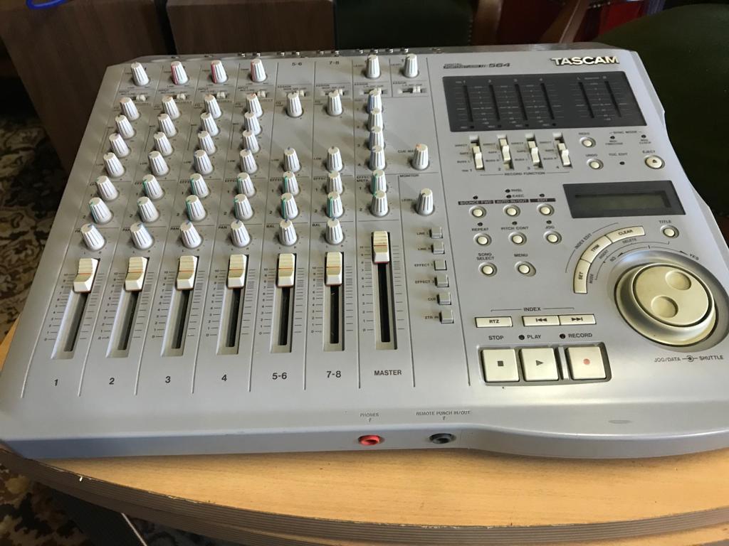 Vends Tascam Portastudio 564