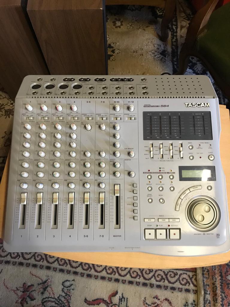 Tascam Portastudio 564 (22928)