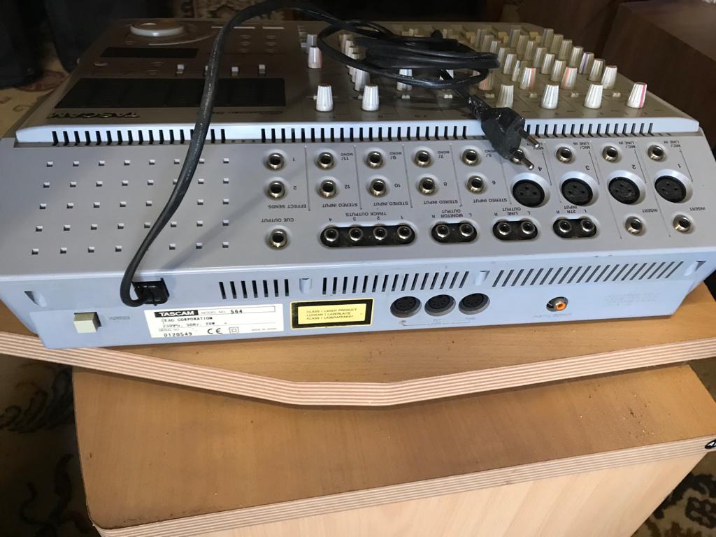 Tascam Portastudio 564 (39733)