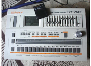 Roland TR-707 (3267)