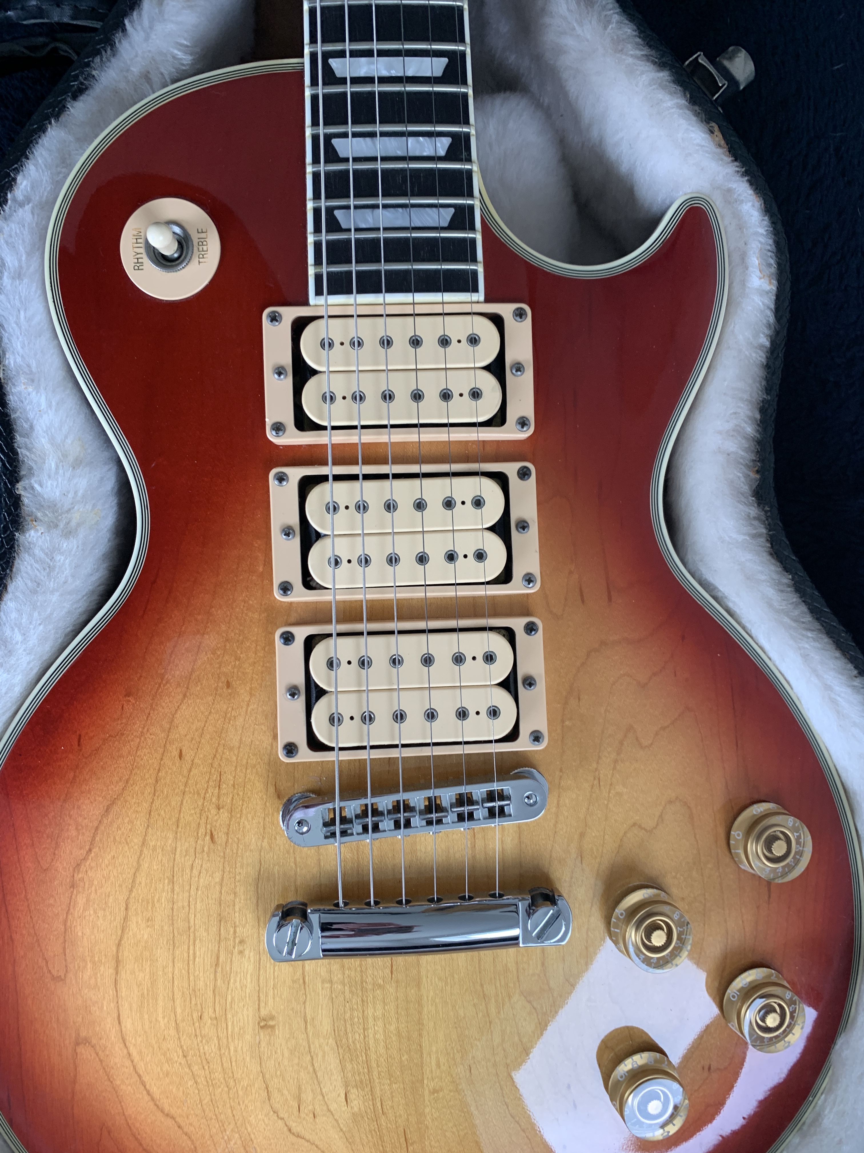 Gibson [Guitar of the Week #42] Les Paul Custom Classic
