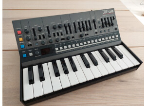 Roland JX-08 (95688)