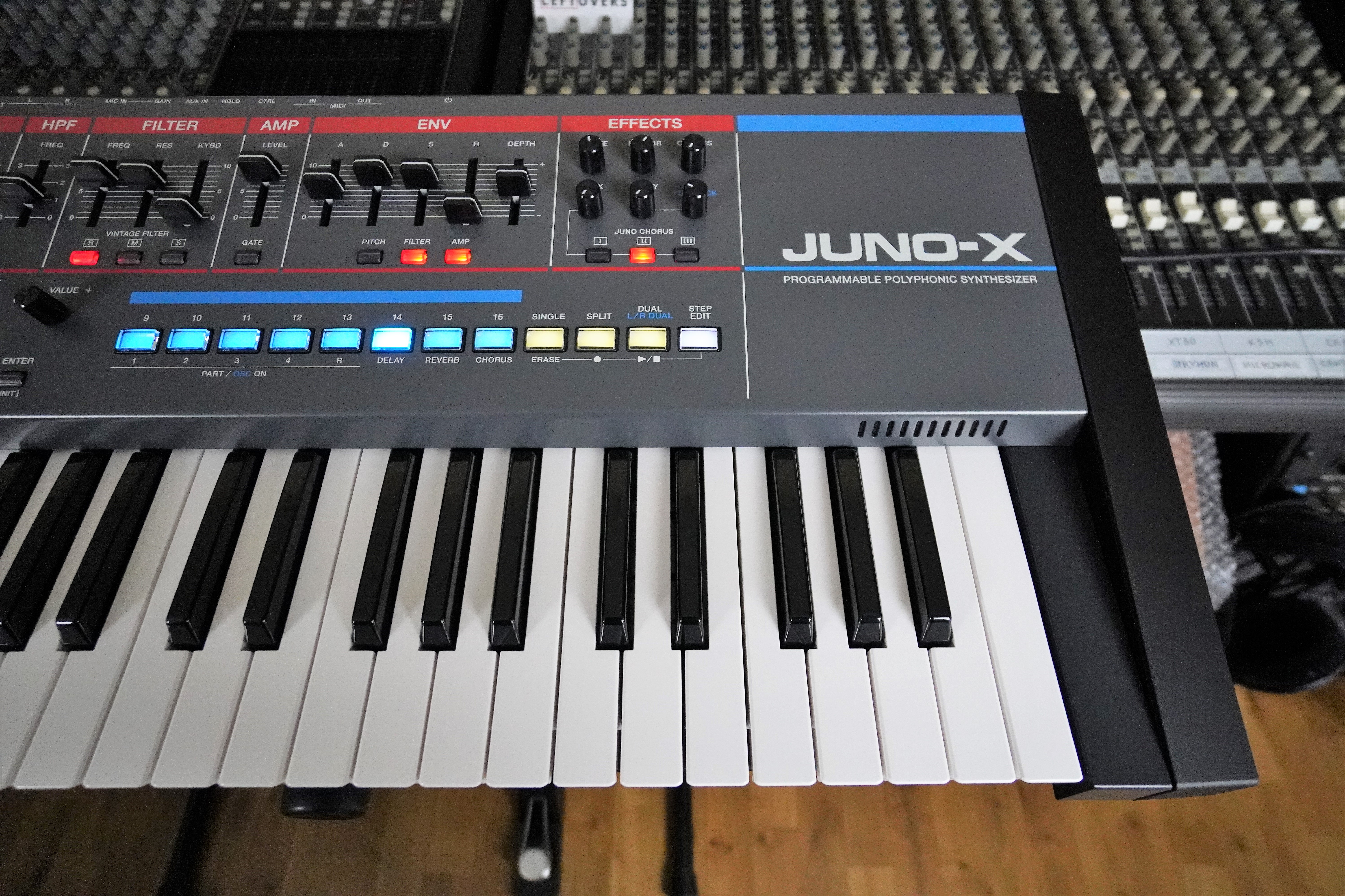Juno-X 02tof 08 GP droite