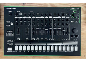 Roland TR-8 (37706)
