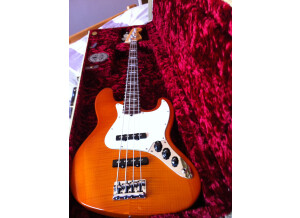 Fender Select Jazz Bass - Amber Burst