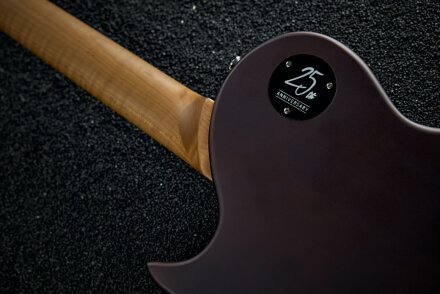 Harley Benton SC-25TH : SC-25THMEDAILLON Harley Benton SC-25TH : SC-25THMEDAILLON