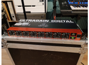 Behringer Ultragain Digital ADA8200 (90257)