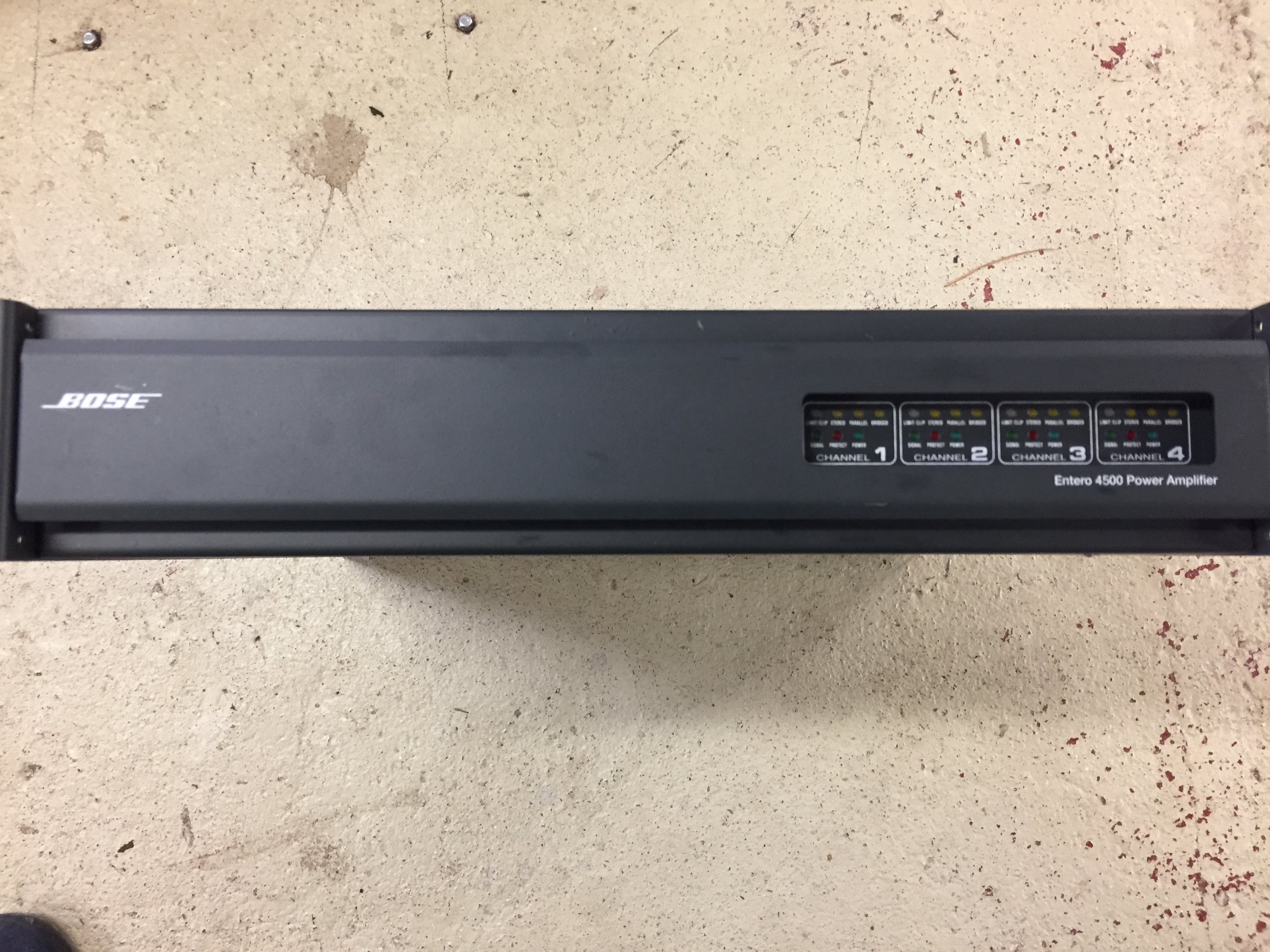 amplificateurs bose entéro 4500 ;4 canaux bridjables