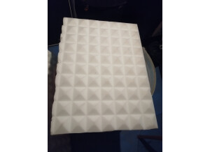 the t.akustik Basotect Pyramide 70mm Blanc
