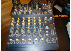 Behringer MX802