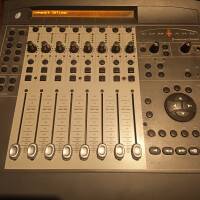 VENDS Digidesign Command 8 (attention problème fader 5 !)