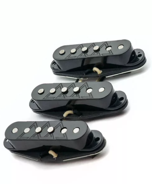 Triptych single coilv