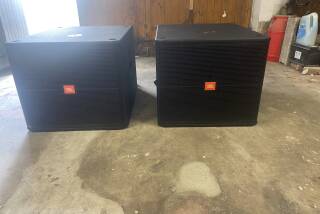 JBL SRX718S