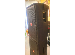 JBL SRX715