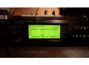 Roland S-760 (6947)