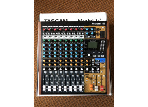 Tascam Model 12 (53309)