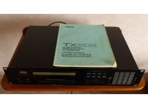 Yamaha TX802 (65171)