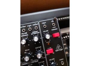 Behringer Model D (27011)