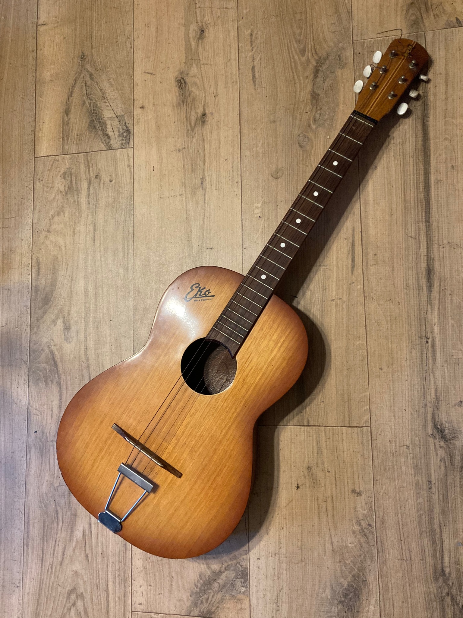 Guitare vintage EKO Fiesta 60"