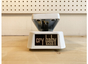 CRY BABY BASS 8036