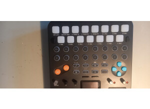 Sonicware SmplTrek (68230)