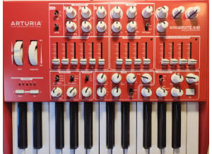 Arturia MiniBrute RED