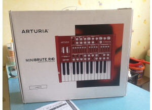 Arturia MiniBrute RED (4482)