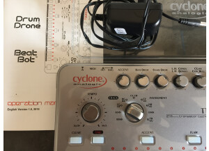 Cyclone Analogic TT-78 Beat Bot