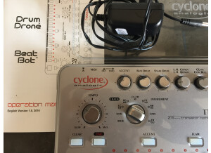 Cyclone Analogic TT-78 Beat Bot (17742)