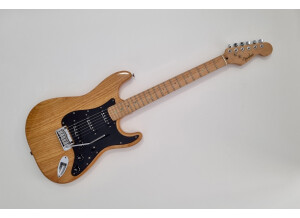 Fender Special Edition Lite Ash Stratocaster (80305)
