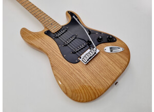 Fender Special Edition Lite Ash Stratocaster (25385)