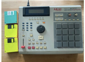 Akai Professional MPC2000XL ZIP (60672)