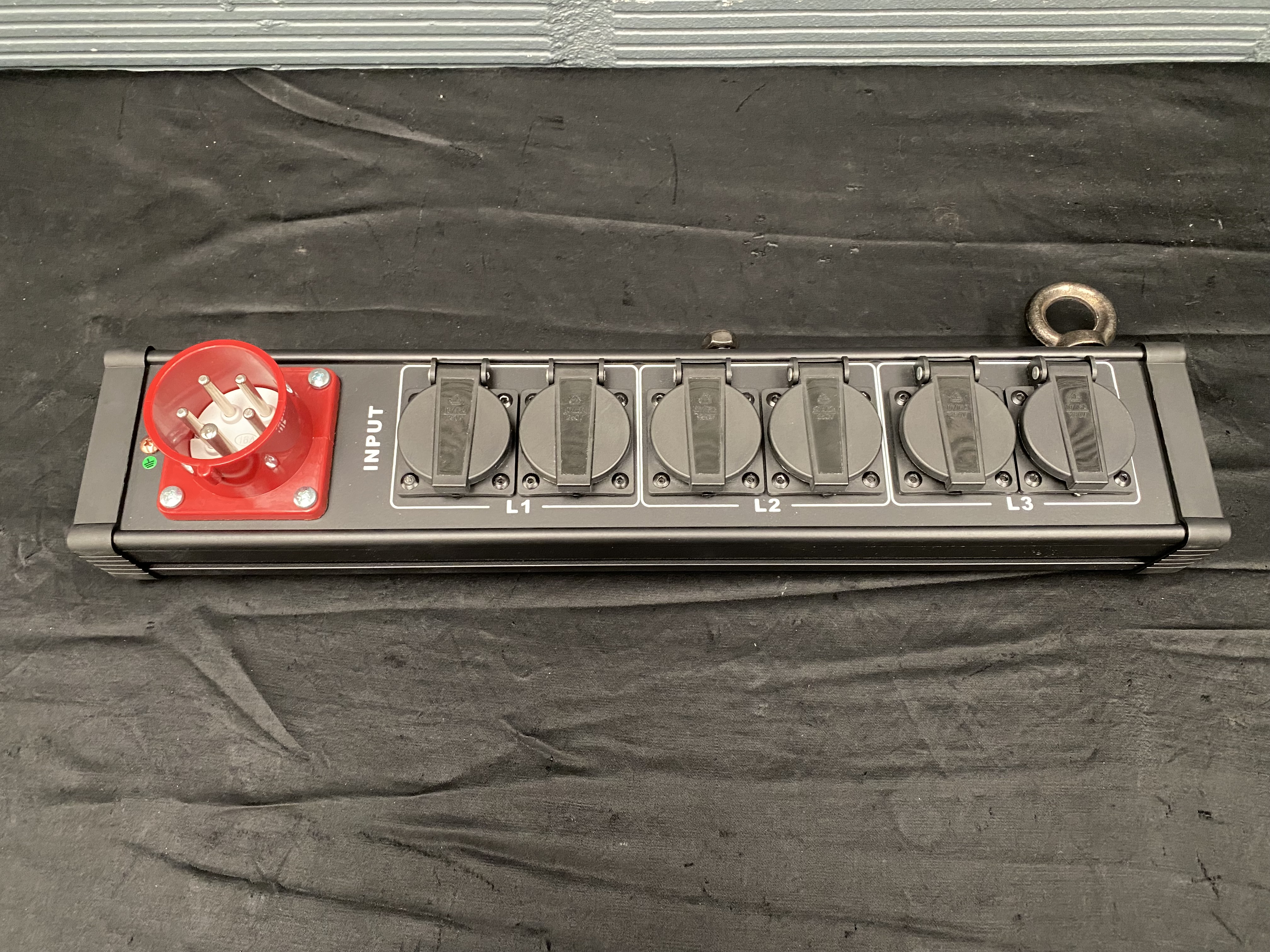 SHOWTEC BREAKOUT BAR 3