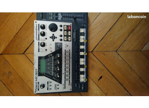 Roland MC-307 (26381)
