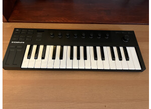 Native Instruments Komplete Kontrol M32 (15900)