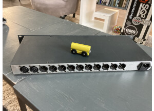 Kramer Electronics VM-1110XL (9048)