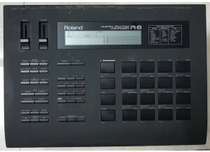 Roland R-8 (80686)