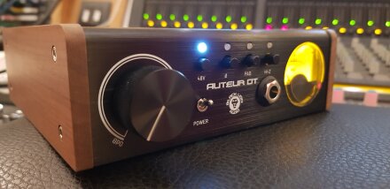 Black Lion Auteur DT 3:4 Lights Black Lion Auteur DT 3:4 Lights