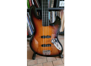 Squier Vintage Modified Jazz Bass Fretless (8199)