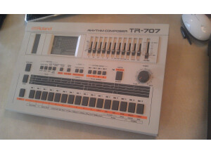 Roland TR-707 (23497)
