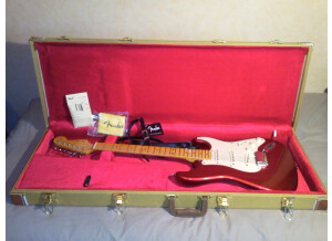 Fender Eric Johnson Stratocaster - Candy Apple Red Maple